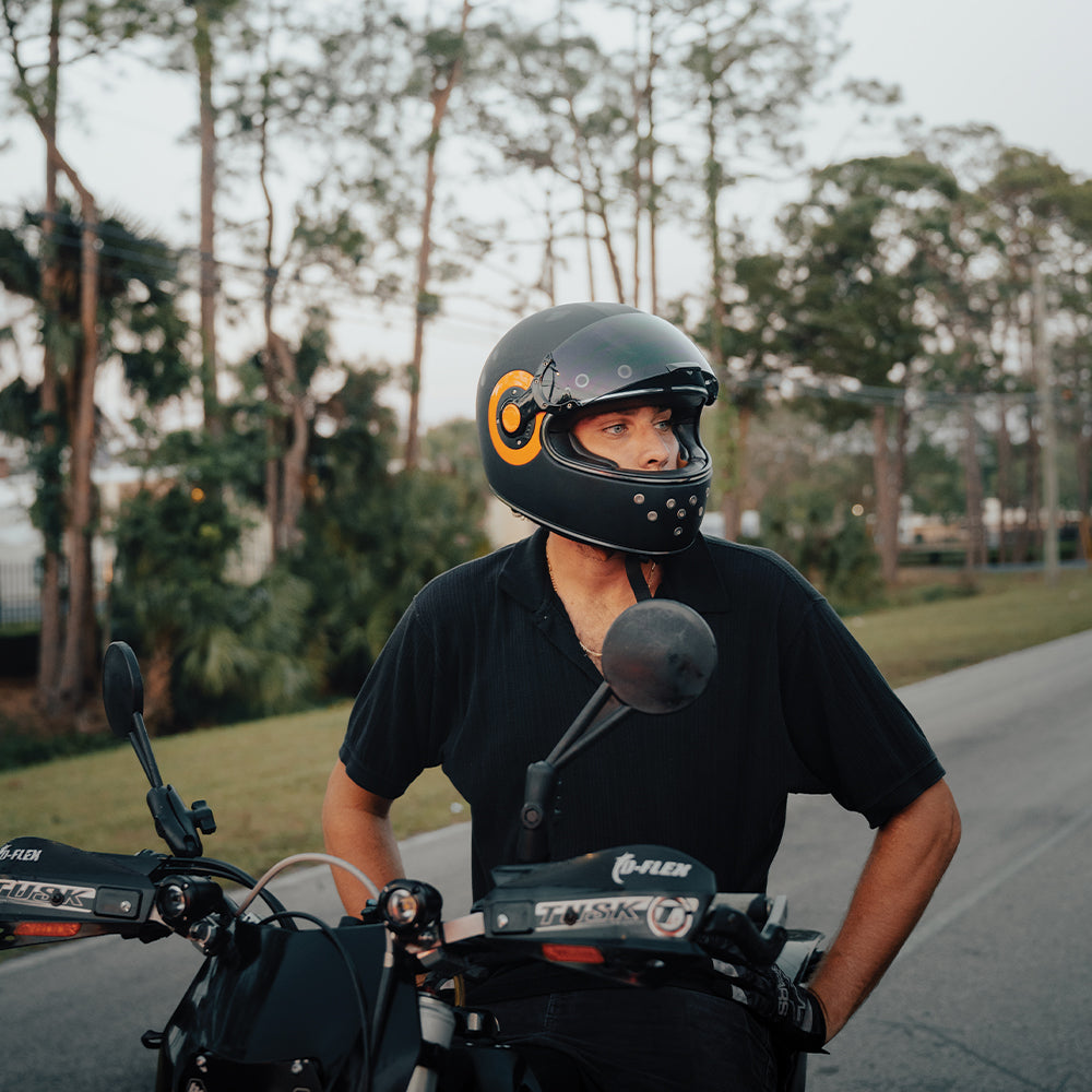 DOT Daytona Retro Full Face Motorcycle Helmet: Vintage Style for Men