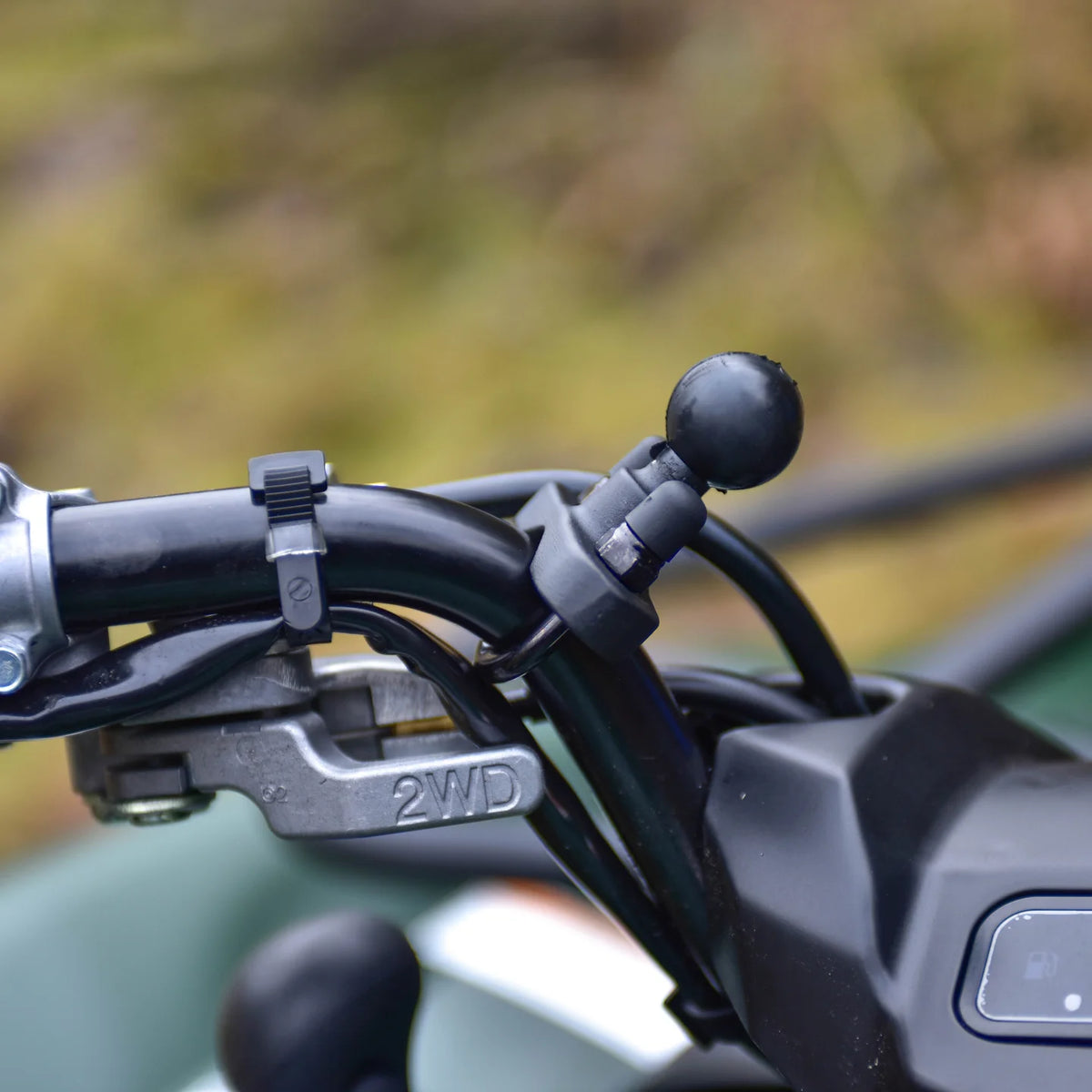 RAM® Handlebar U-Bolt Base for Rails 0.5" to 1.25" in Diameter - B Size