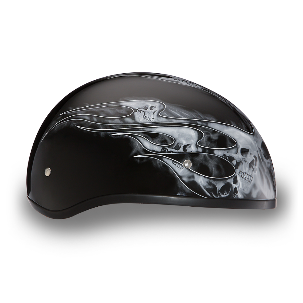 D6-SFS D.O.T. DAYTONA SKULL CAP - W/ SKULL FLAMES SILVER-1/2 Shell Helmets-Daniel Smart Mfg - Retail